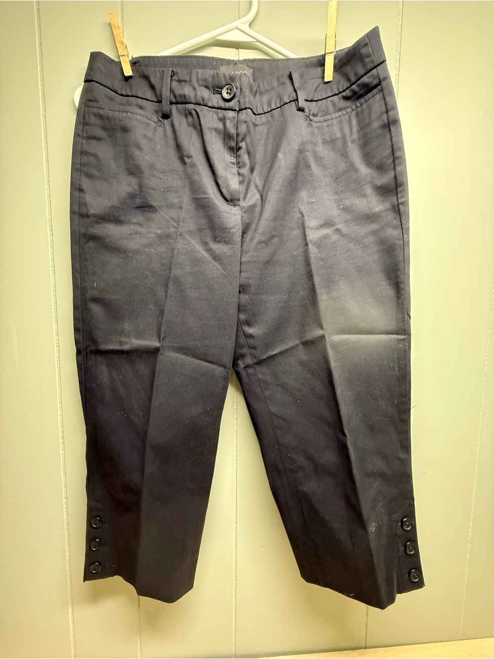 Talbots Black Perfect Skimmer Capri Pants with Side Button Cuffs